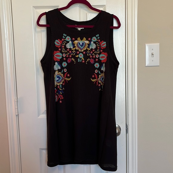 NWT Umgee Floral Embroidered Dress - Picture 1 of 8